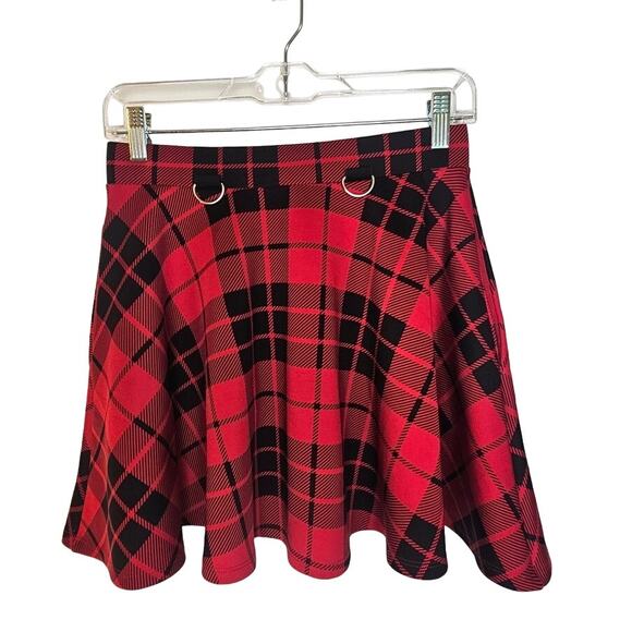 Hot Topic Red & Black Plaid Mini Skater Mall Goth Skirt with Hardware & Zipper - Picture 2 of 6